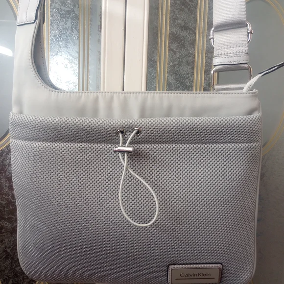 Calvin Klein womens Silver Jessie Top Zip Organizational Crossbody Bag - Picture 3 of 8